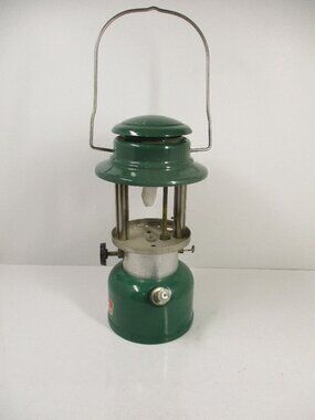 VINTAGE COLEMAN LANTERN MODEL 335 GREEN Feburary 1976 NO GLASS but WORKING